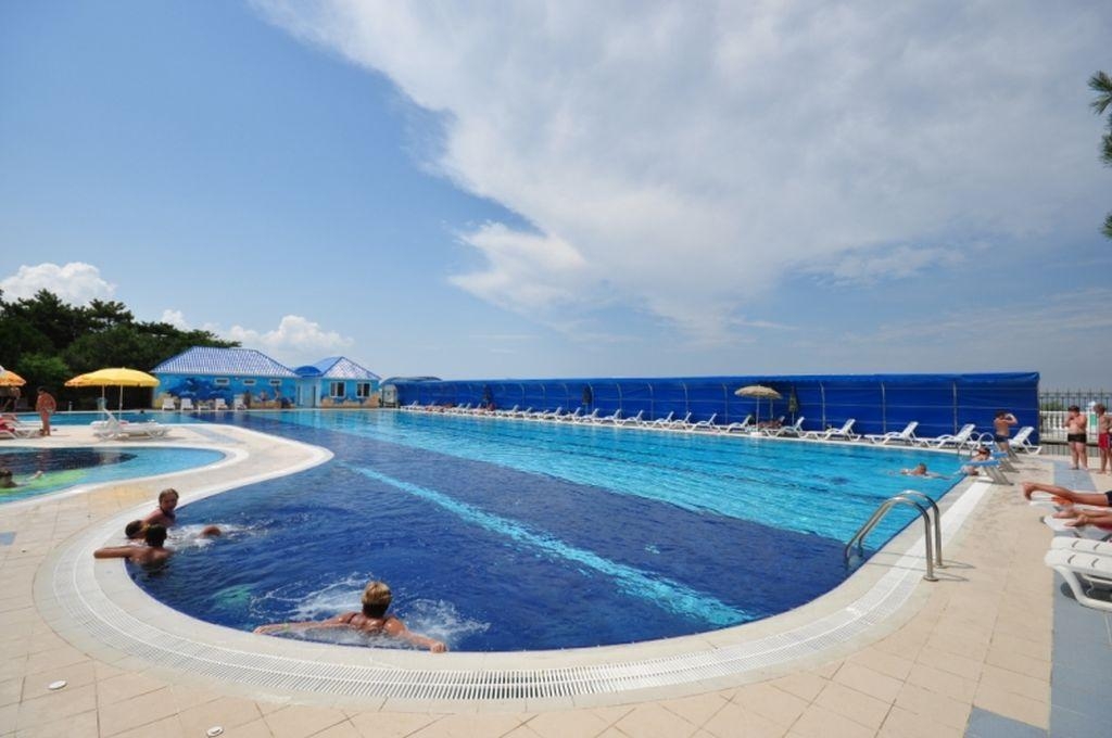 Открытый бассейн в пансионате СОлнечный, Николаевка